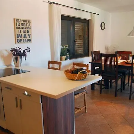 Luna Apartament Rogotin